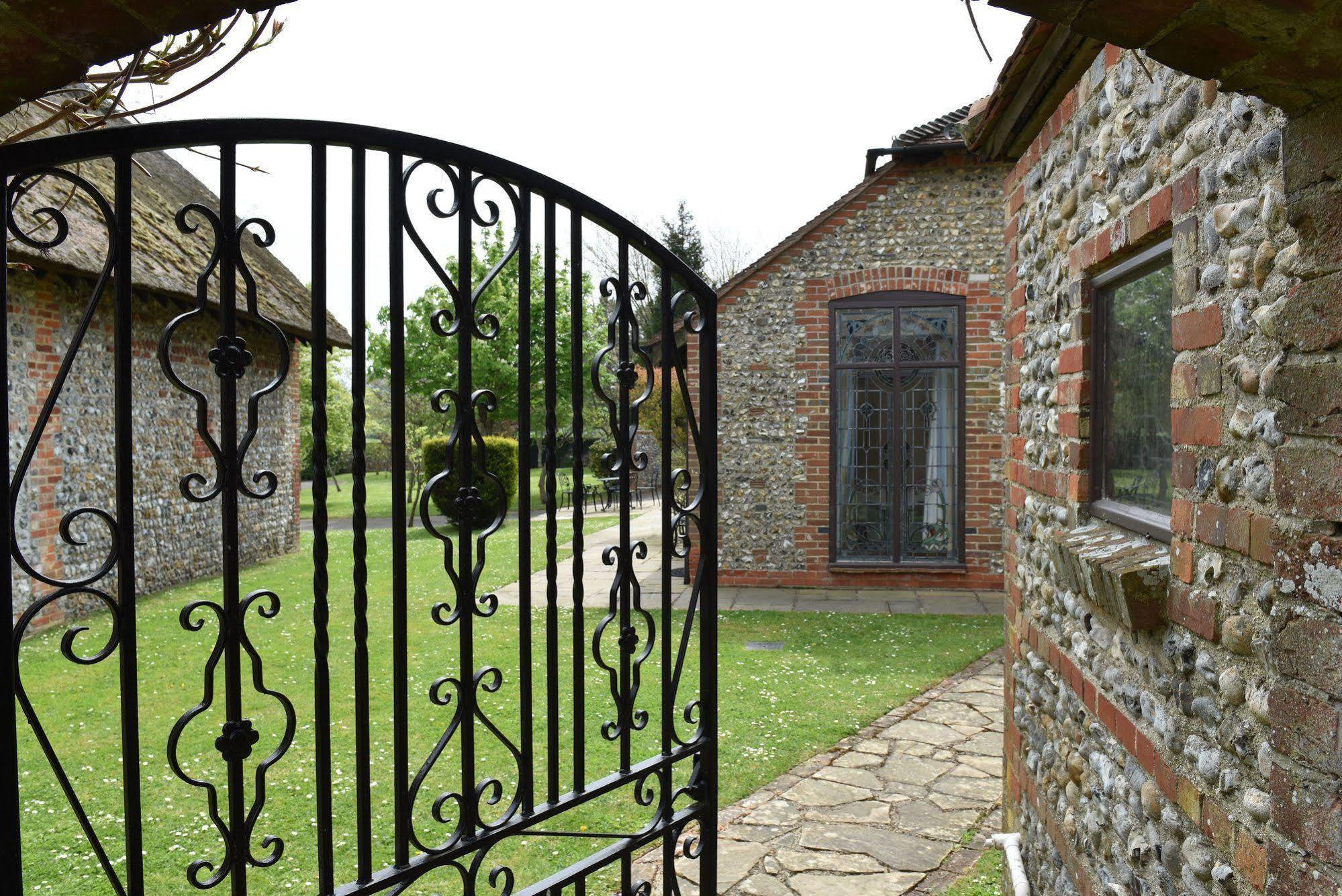 Clapham  Old Selden Farm B&B מראה חיצוני תמונה